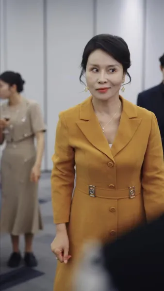 ตระกูลขี้แพ้ x ราชินีเจ๊ใหญ่