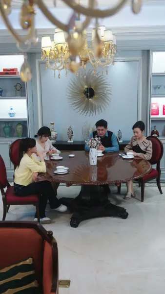 ตระกูลขี้แพ้ x ราชินีเจ๊ใหญ่