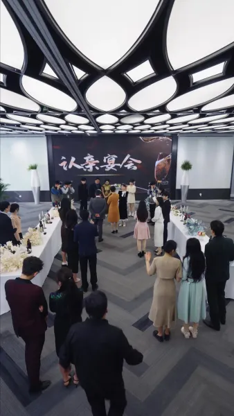 ตระกูลขี้แพ้ x ราชินีเจ๊ใหญ่