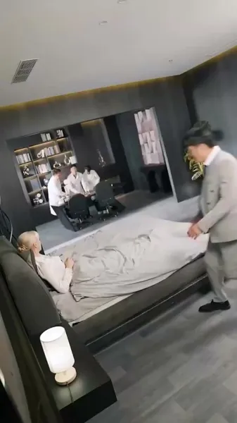 สุภาพสตรีแห่งศักดิ์ศรี