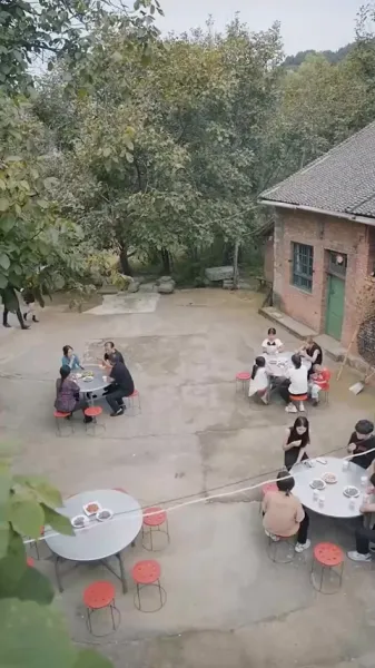 สุภาพสตรีแห่งศักดิ์ศรี