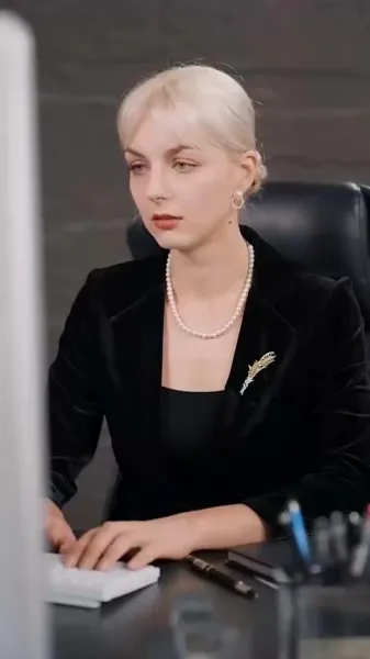 สุภาพสตรีแห่งศักดิ์ศรี