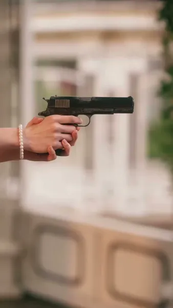 ยิ่งห้ามยิ่งใกล้