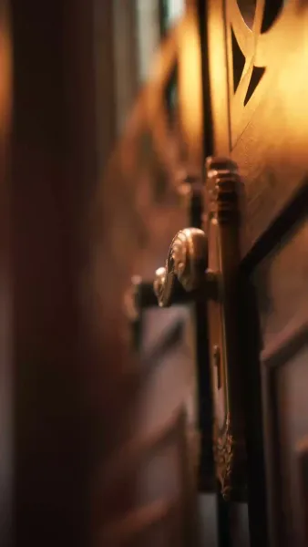 ยิ่งห้ามยิ่งใกล้