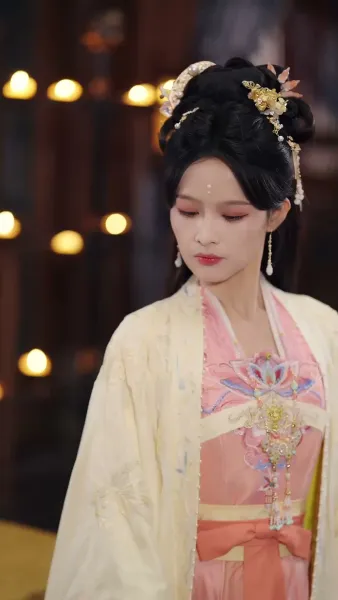 ราชินีสายโหด ทวงบัลลังก์(พากย์เสียง)