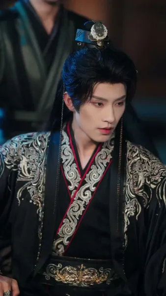 ราชินีสายโหด ทวงบัลลังก์(พากย์เสียง)