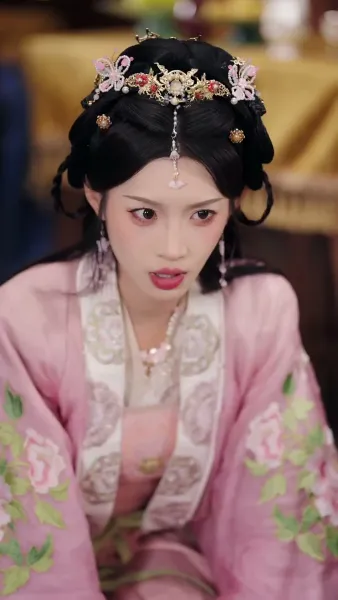 ราชินีสายโหด ทวงบัลลังก์(พากย์เสียง)