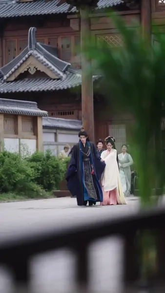 ราชินีสายโหด ทวงบัลลังก์(พากย์เสียง)