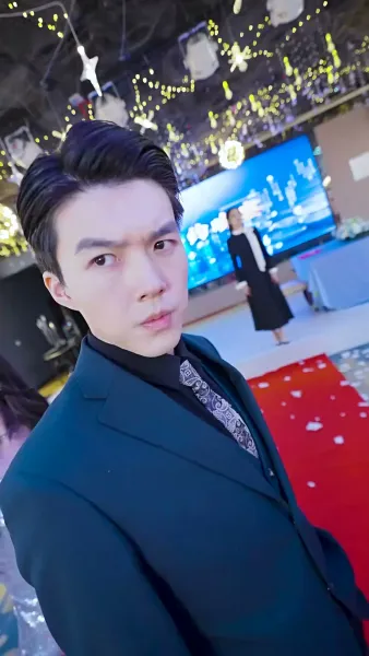 เรื่องรักกุหลาบไฟ