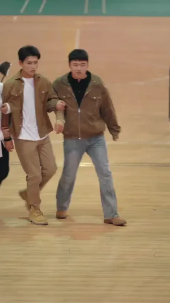 รักออนไลน์ชนดาวมหาลัย