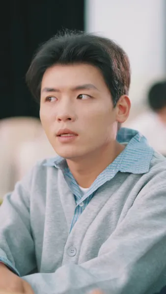 รักออนไลน์ชนดาวมหาลัย