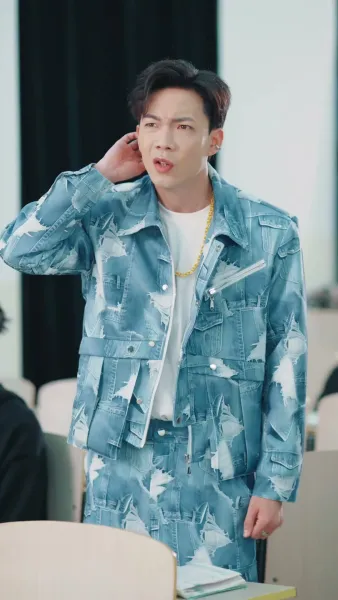 รักออนไลน์ชนดาวมหาลัย