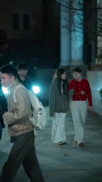 รักออนไลน์ชนดาวมหาลัย