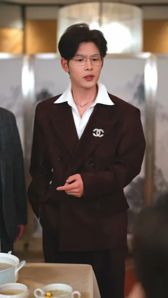 รักออนไลน์ชนดาวมหาลัย