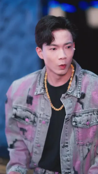 รักออนไลน์ชนดาวมหาลัย