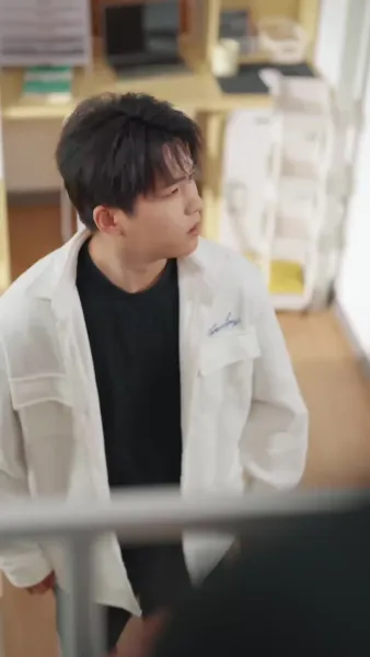 รักออนไลน์ชนดาวมหาลัย