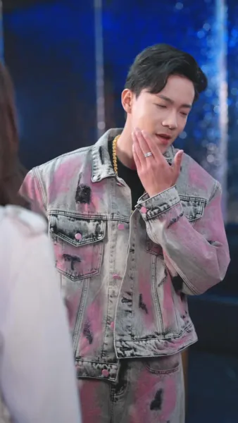 รักออนไลน์ชนดาวมหาลัย