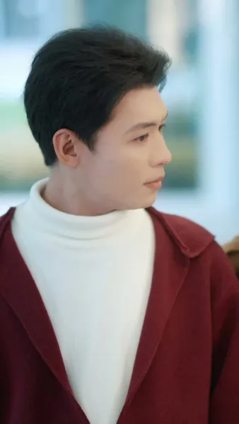 รักออนไลน์ชนดาวมหาลัย