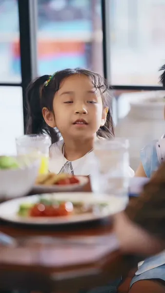 แฝดสามสุดแสบมาป่วนรัก 