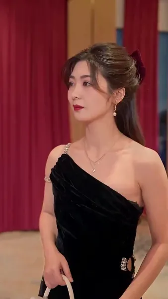 รีบหย่าเถอะ ฉันจะกลับไปรับมรดก ร้อยหมื่นล้าน