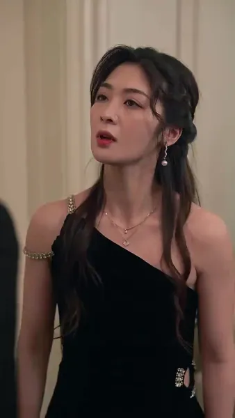 รีบหย่าเถอะ ฉันจะกลับไปรับมรดก ร้อยหมื่นล้าน