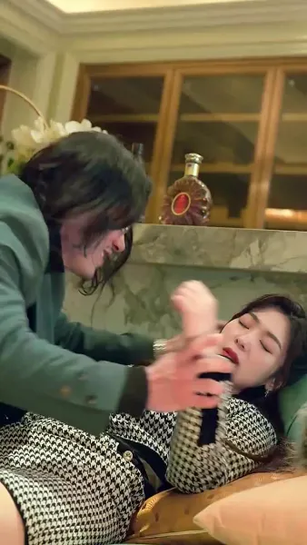 รีบหย่าเถอะ ฉันจะกลับไปรับมรดก ร้อยหมื่นล้าน