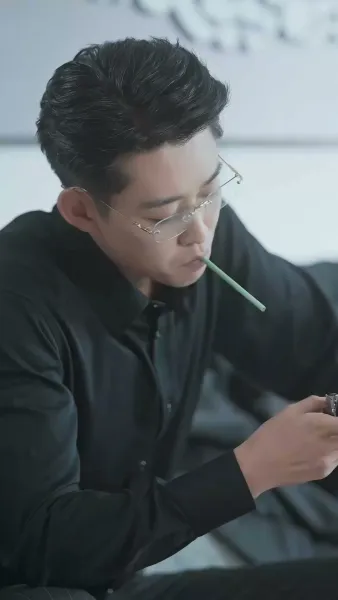 ราชินีแห่งเถ้าถ่าน