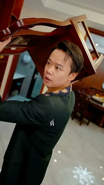 พ่อผมเป็นใครกันแน่