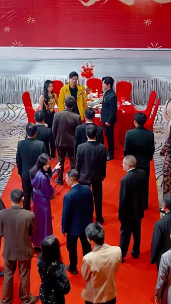 พ่อผมเป็นใครกันแน่