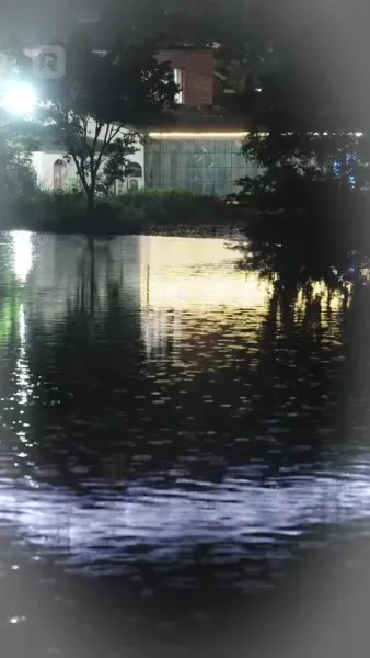 สองชีวิตในวิทยาลัยยอดฝีมือ