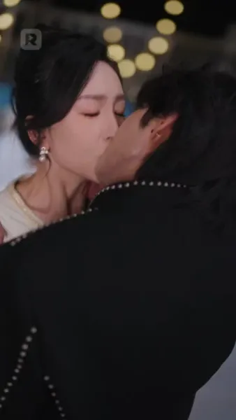 สองชีวิตในวิทยาลัยยอดฝีมือ