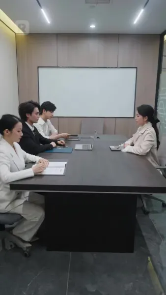 สองชีวิตในวิทยาลัยยอดฝีมือ