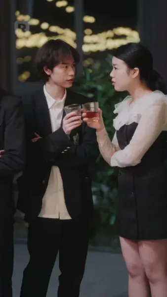 สองชีวิตในวิทยาลัยยอดฝีมือ