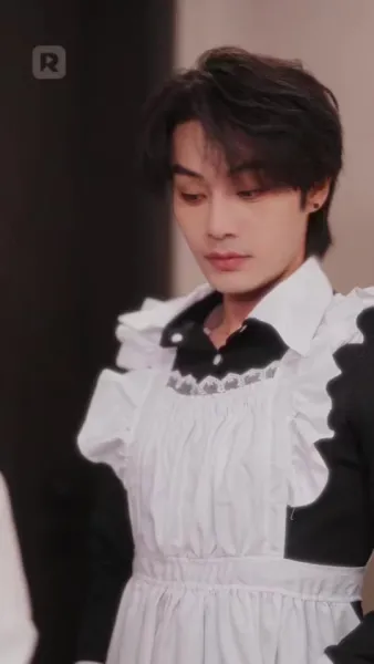 สองชีวิตในวิทยาลัยยอดฝีมือ