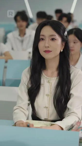 สองชีวิตในวิทยาลัยยอดฝีมือ