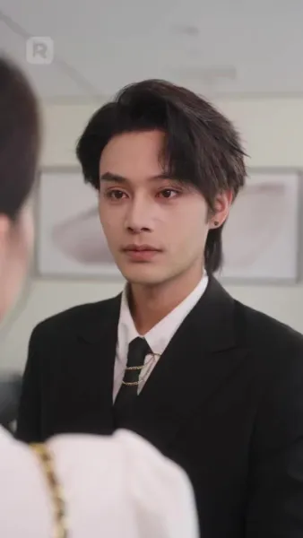 สองชีวิตในวิทยาลัยยอดฝีมือ