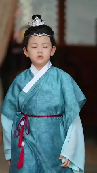 เบบี้ปลาคาร์ฟแห่งเกียวโตใต้จันทร์