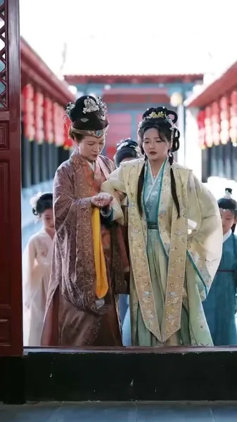 เบบี้ปลาคาร์ฟแห่งเกียวโตใต้จันทร์