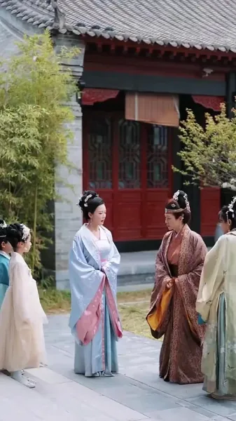 เบบี้ปลาคาร์ฟแห่งเกียวโตใต้จันทร์