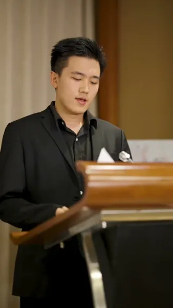 ดอกไม้สีเลือด