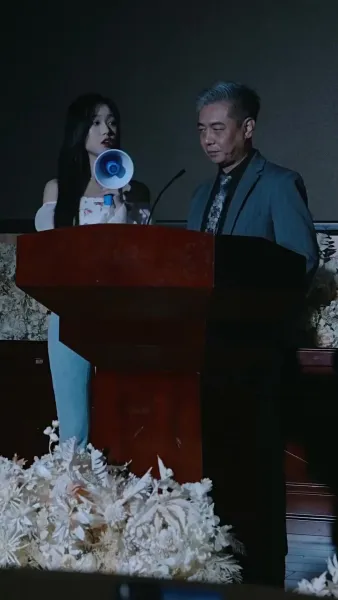 ดอกไม้สีเลือด