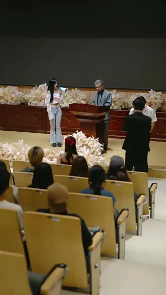 ดอกไม้สีเลือด