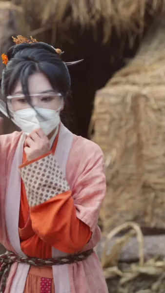 ในสมัยขาดแคลน แม่ข้ามเวลาเลี้ยงลูก