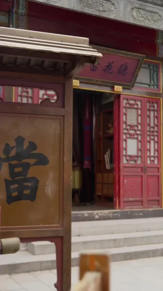 ในสมัยขาดแคลน แม่ข้ามเวลาเลี้ยงลูก