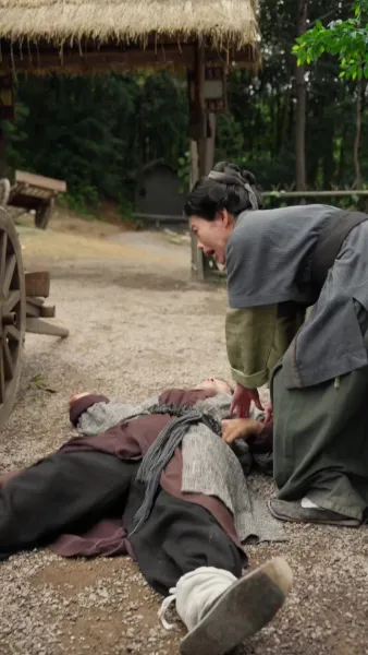 ในสมัยขาดแคลน แม่ข้ามเวลาเลี้ยงลูก