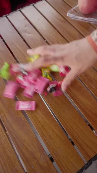 ในสมัยขาดแคลน แม่ข้ามเวลาเลี้ยงลูก