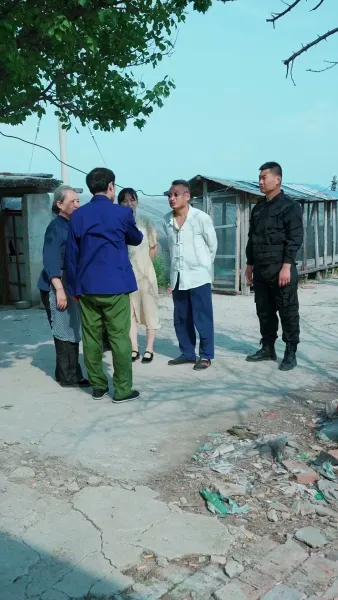 หลุมศพ พังพอนสีเหลือง