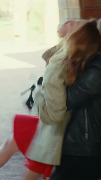 สองรักตามล่า: แวมไพร์และนักล่า