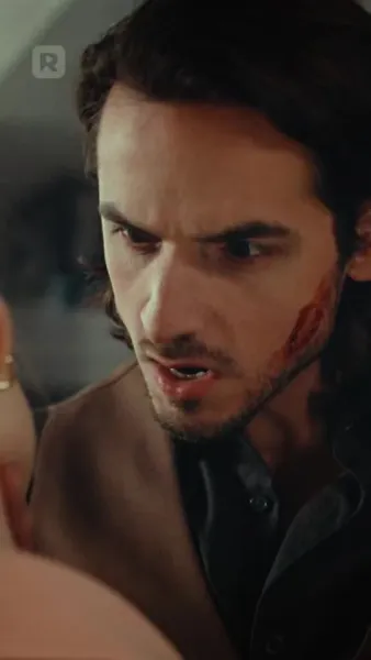 สองรักตามล่า: แวมไพร์และนักล่า