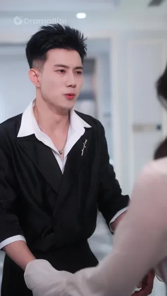 การกลับมาของทนายควีน